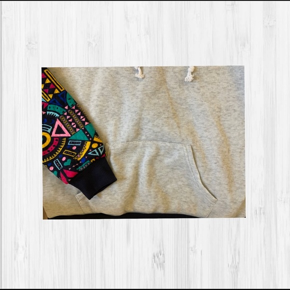 Women’s MokingTop Multicolored Aztec Hoodie - Picture 2 of 3